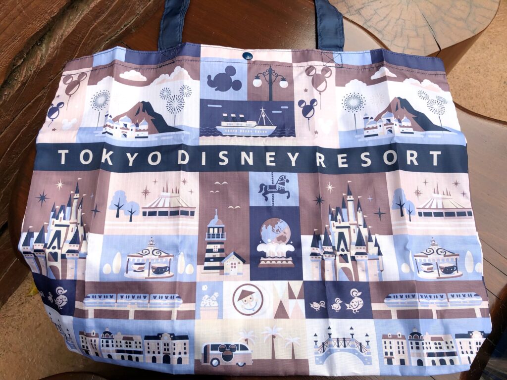 ディズニーのエコバッグに新作登場 大容量 落ち着いた色合いで普段使いにもぴったり Disney Seasons