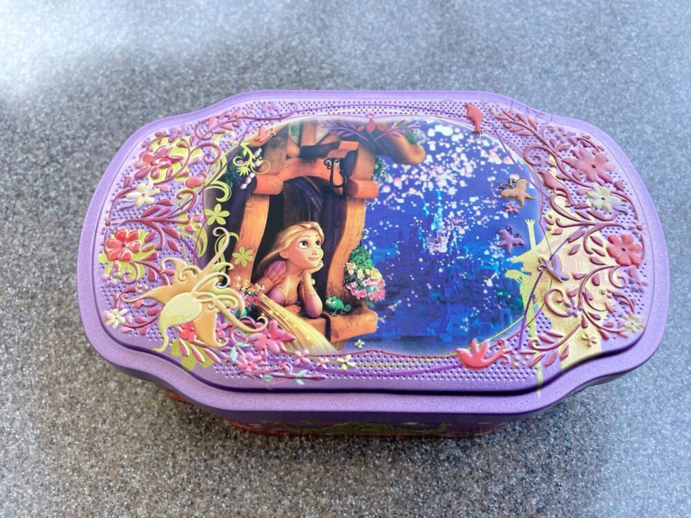 塔の上のラプンツェル デザイン缶がおしゃれなロールクッキー Disney Seasons